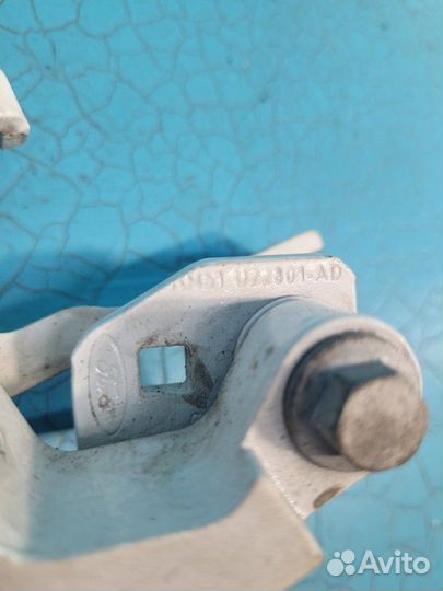 Петля двери задняя левая Ford Focus 3 iqdb 2013