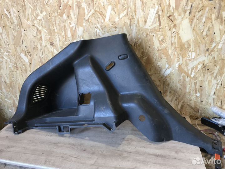 Обшивка багажника левая Nissan Juke F15
