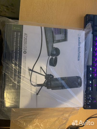 Микрофон студийный at2020isb+