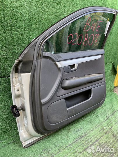 Дверь передняя правая Audi A4 B7 8ED 8K2 зеркало н