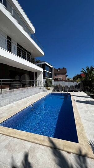 Дом 390 м² на участке 56 сот.