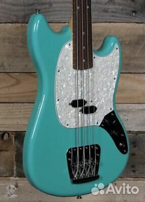 Fender Vintera '60s Mustang Bass