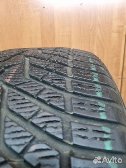Yokohama BluEarth Winter V905 275/45 R20 и 305/40 R20