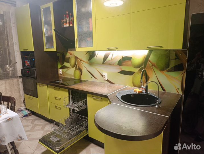 Кухонный гарнитур с техникой