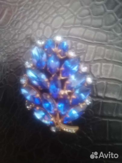 Винтажная брошь-булавка