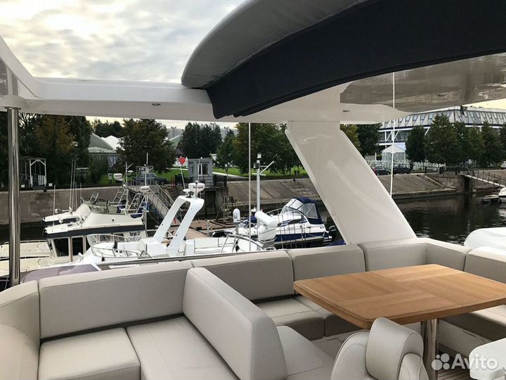 Моторная яхта Princess F68 (017)