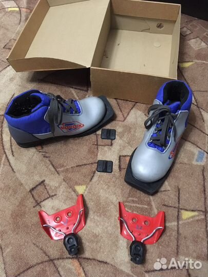 Лыжные ботинки детские 36 размер