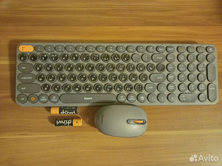 Беспроводная клавиатура и мышь