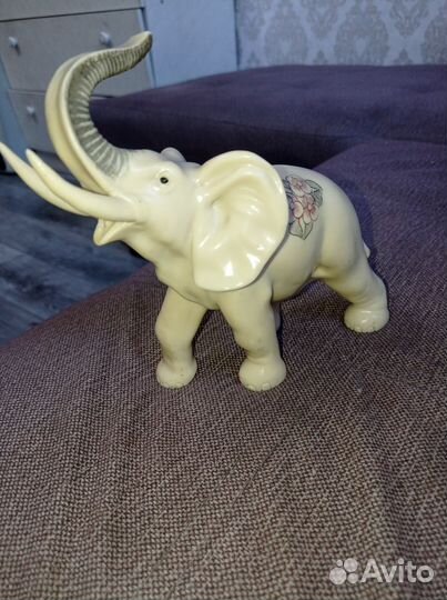 Сувениры статуэтки