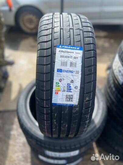 Triangle EffeXSport TH202 205/45 R17 88Y