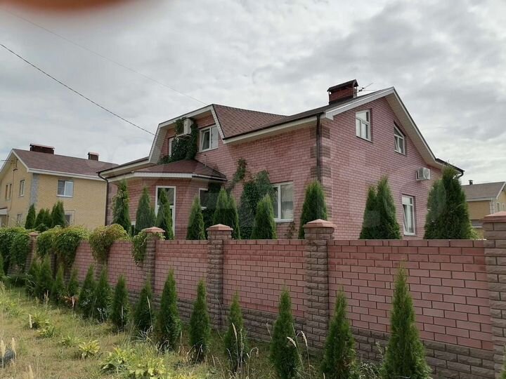 Коттедж 400 м² на участке 15 сот.