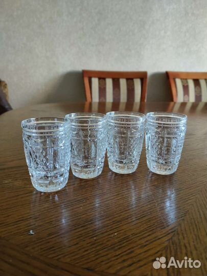 Стаканы, стопки, рюмки