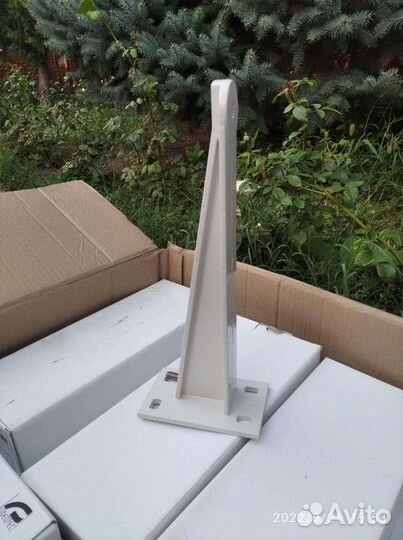 Кронштейн для полок