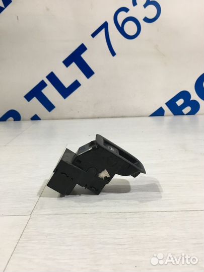 Кнопка стеклоподъемника задняя volkswagen polo 5 1