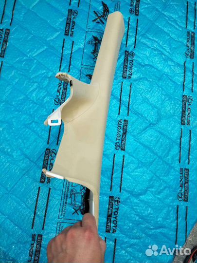 Обшивка лобовой стойки Lexus Rx (3) левая бежевая