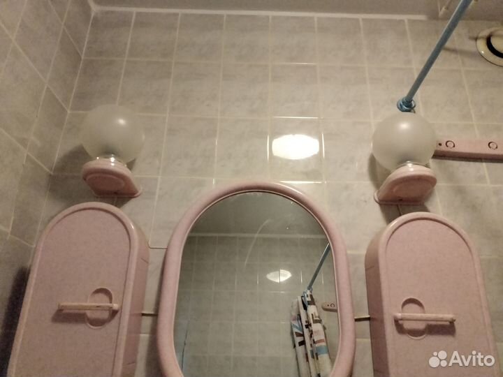 Полки для ванной комнаты