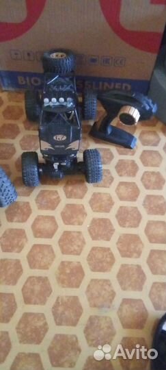 Продам два джипа на радио упровление