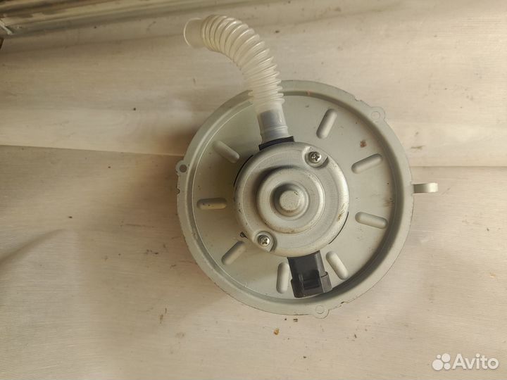 Двигатель отопителя (моторчик печки) Chevrolet Tah