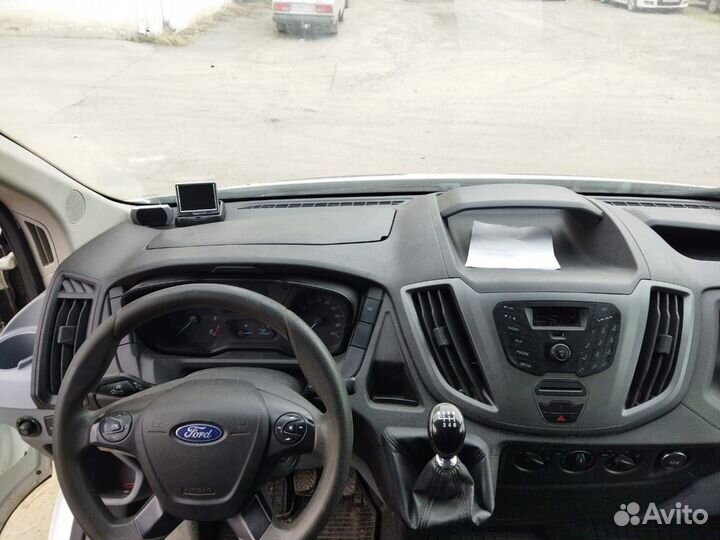 Ford Transit цельнометаллический, 2015