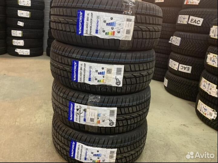 Windforce Snowblazer UHP 205/45 R17 88V