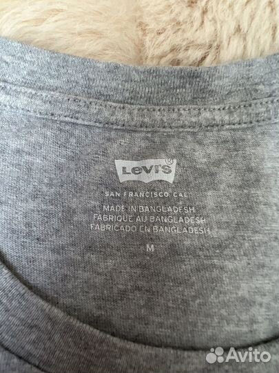 Футболка Levi's