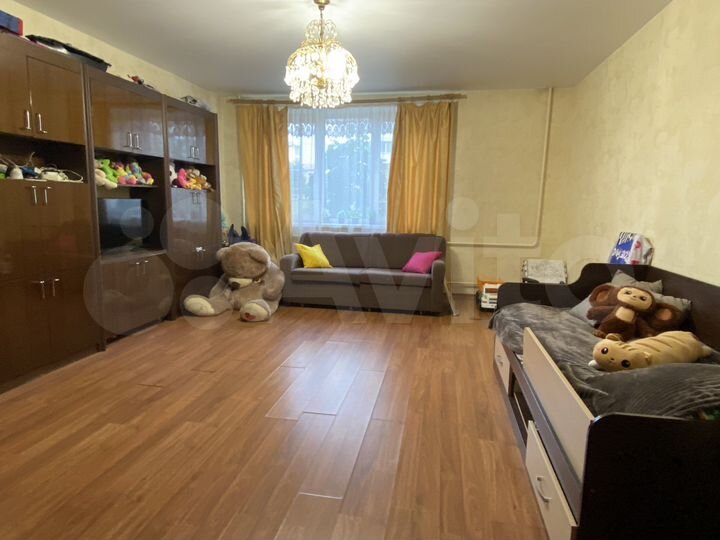 2-к. квартира, 70,1 м², 1/14 эт.