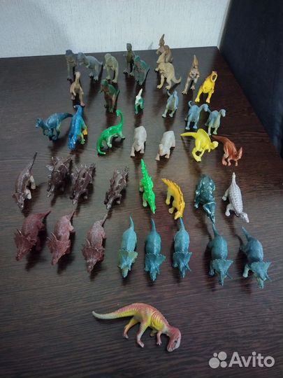 Прорезиненные динозавры, домашние и дикие животные