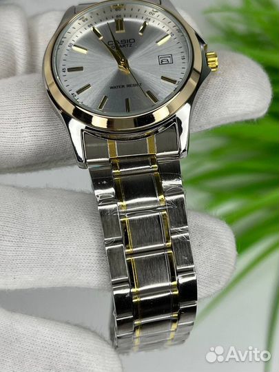 Наручные часы Casio позолоченые