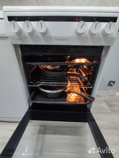 Продаëтся электрическая плита Hansa fccws580977