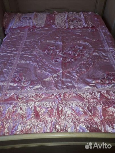 Покрывало и две наволочки новые