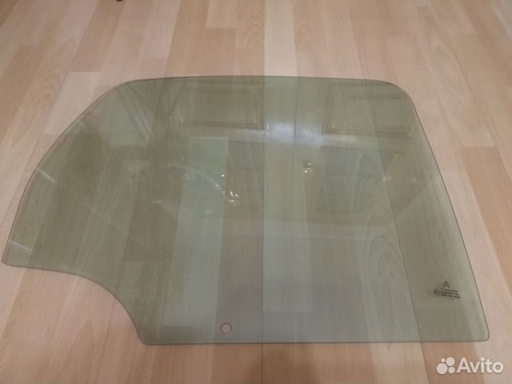 Citroen C3. Стекло заднее боковое оригинал