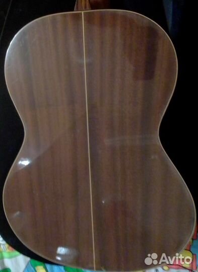 Продаю классическую гитару Alhambra Iberia A