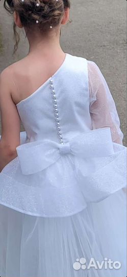 Платье нарядное на девочку 128 134