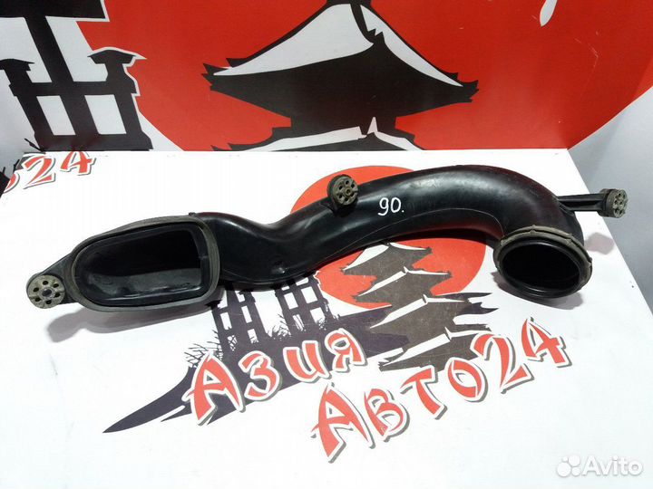 Воздухозаборник BMW 525i E39 M54 B25 2000