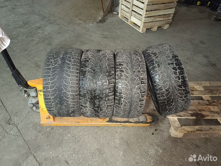 Pirelli Winter Carving Edge 275/40 R20 и 315/35 R20 110T