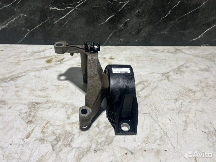 Кронштейн двигателя Renault Sandero Stepway
