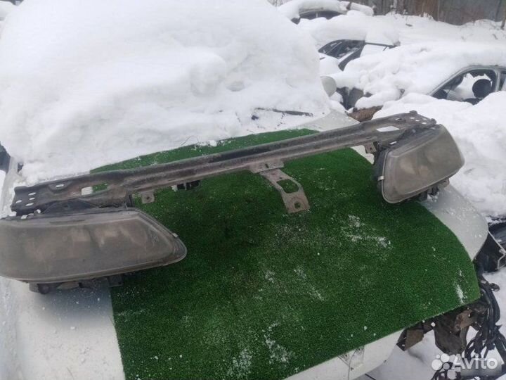 Панель передний Renault Laguna 1999