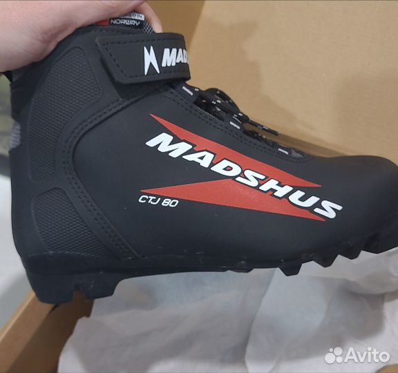 Беговые лыжи и ботинки