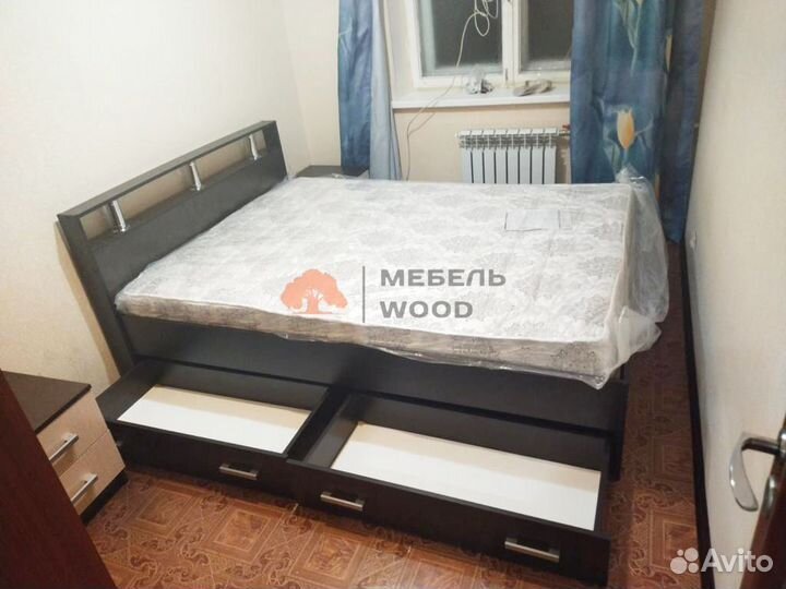Кровать