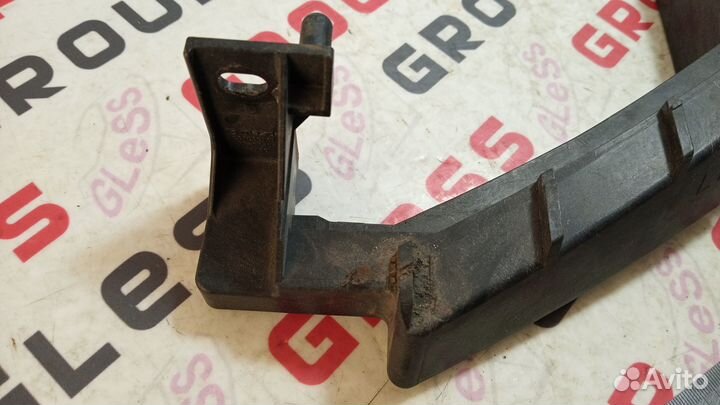 Кронштейн бампер-фара (ус) GH L б/у