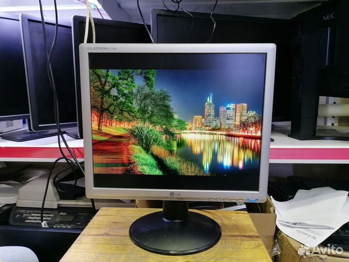 Монитор LG Flatron L1734ST