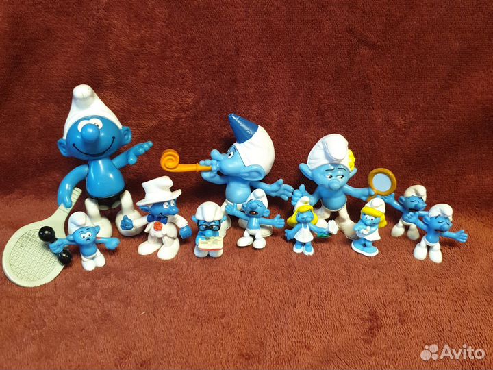 Фигурки смурфики,киндеры
