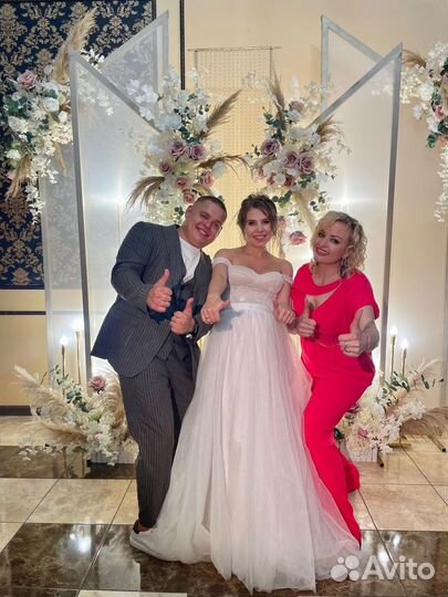 Ведущая - тамада + диджей