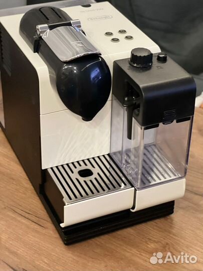 Кофемашина DeLonghi Nespresso EN 520.S (Италия)