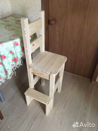 Детский стул для обеда за взрослым столом