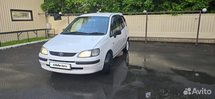 Toyota Corolla Spacio 1.6 AT, 1999, 301 000 км
