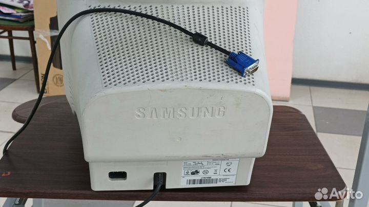 Монитор samsung