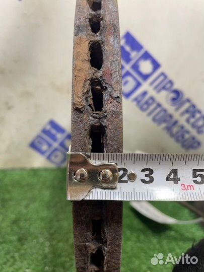 Тормозной диск передний левый Peugeot 406 седан