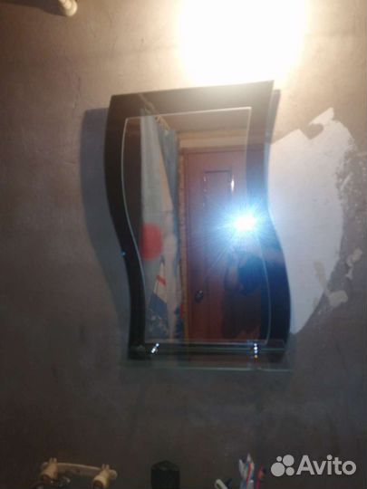 Зеркало с полочкой для ванной