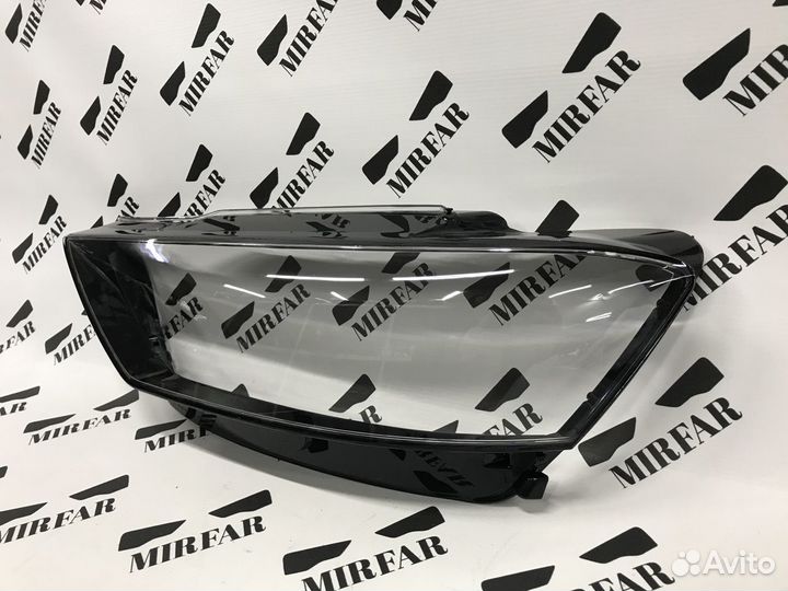 Левое стекло фары Audi A8 D5 2017-2022